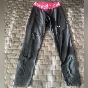 Women’s NIKE leggings